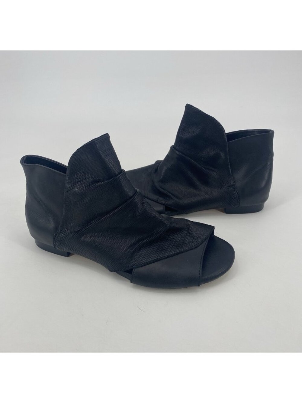Django & Juliette Paraleet Black Leather Sandal Open Toe Ankle Shoe Size 38